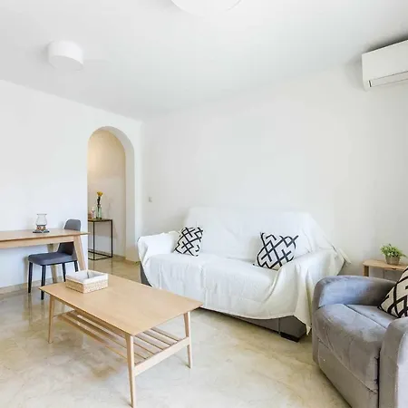 Apartment A&n